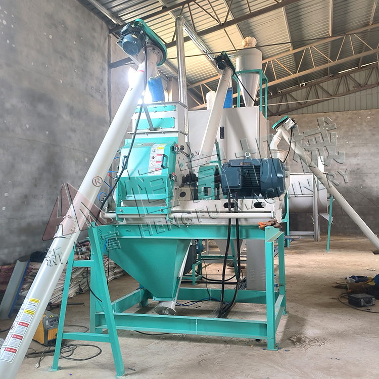 內蒙（méng）古杭錦旗水滴型臥式粉狀（zhuàng）飼料機組